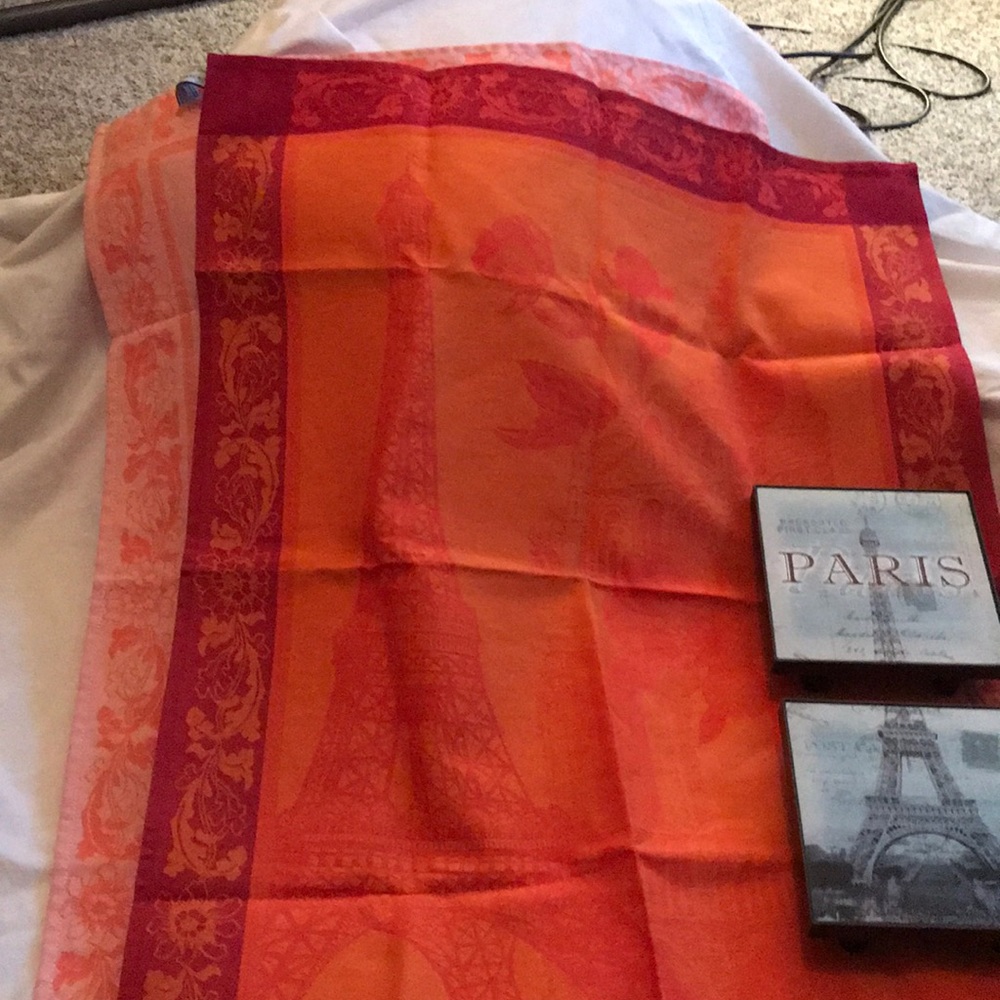 Imported Paris set